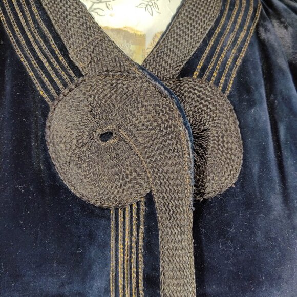 1900s Embroidered Blue Velvet Skirt and Jacket Riding Outfit - Picture 4 of 16